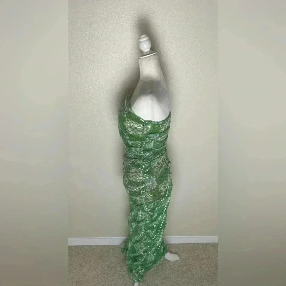 H:ours - Strapless Sequin Maxi Dress - Picture 4 of 8